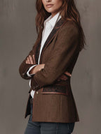 Blazer Sartoriale da Donna con Inserti Geometrici a Zigzag e Profili a Contrasto | Giacca Strutturata a Spina di Pesce a Due Bottoni con Tasche