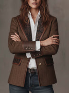 Blazer Sartoriale da Donna con Inserti Geometrici a Zigzag e Profili a Contrasto | Giacca Strutturata a Spina di Pesce a Due Bottoni con Tasche