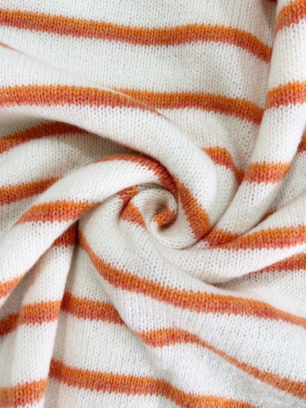 Cardigan Morbido in Maglia a Righe dal Taglio Rilassato