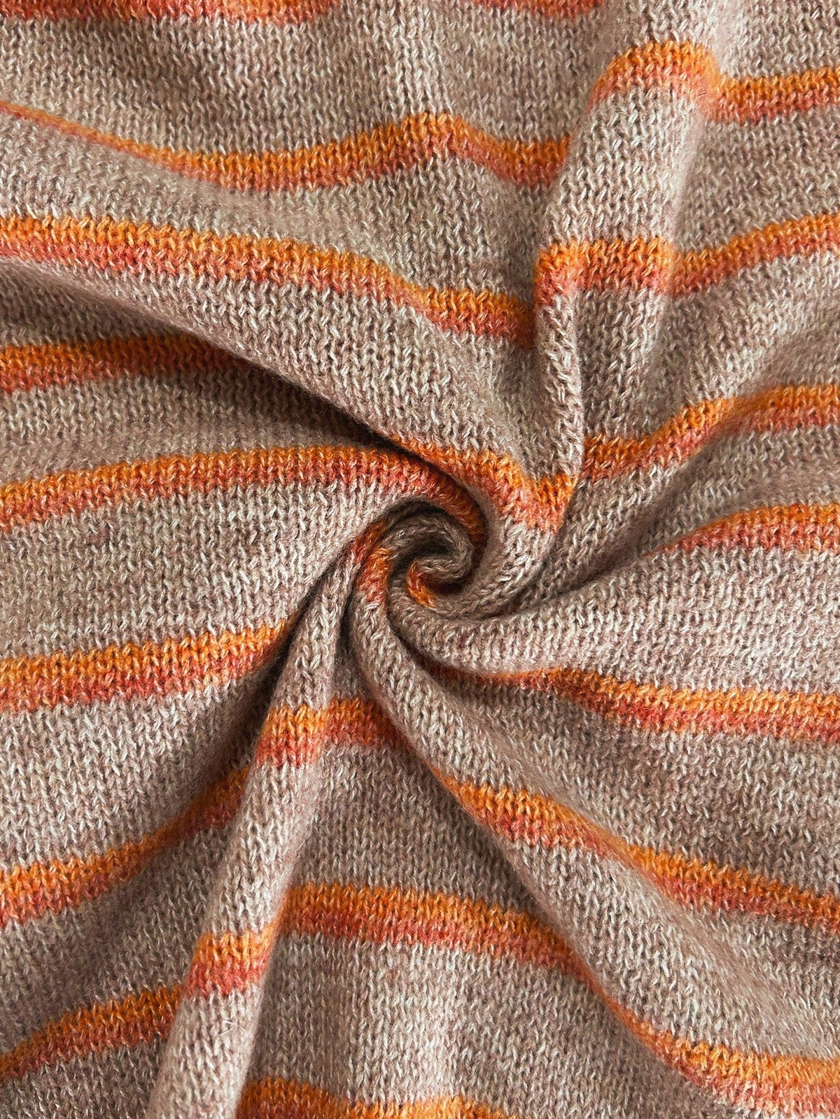 Cardigan Morbido in Maglia a Righe dal Taglio Rilassato