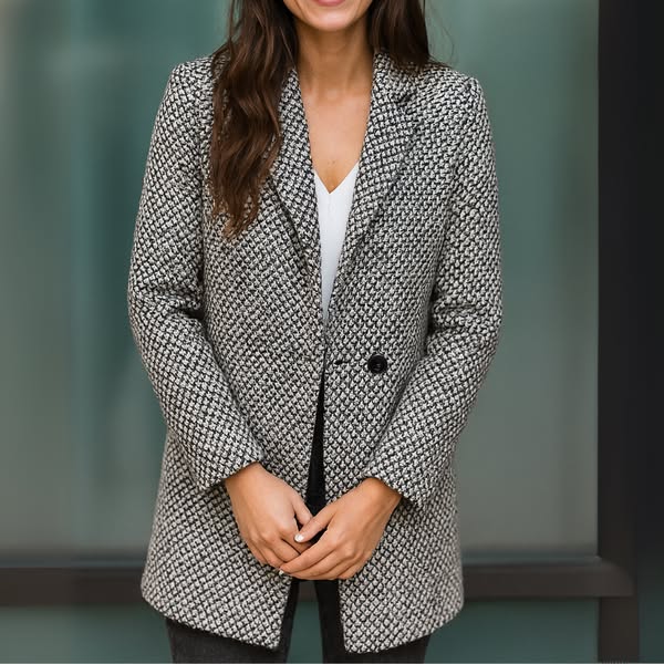 Cappotto Sartoriale da Donna in Tweed Testurizzato Sale e Pepe con Revers Classici | Soprabito Monopetto al Ginocchio con Bottone Singolo, Fodera Interna e Tasche a Filetto
