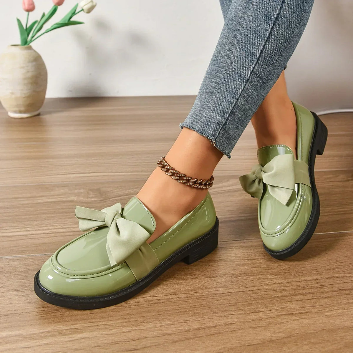Mocassini da Donna Lucidi in Similpelle Verniciata con Fiocco | Scarpe Basse Eleganti da Lavoro