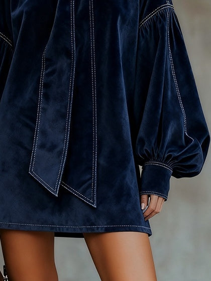 Abito Corto da Donna in Velluto con Fiocco al Collo | Vestito a Tunica Elegante con Maniche a Sbuffo