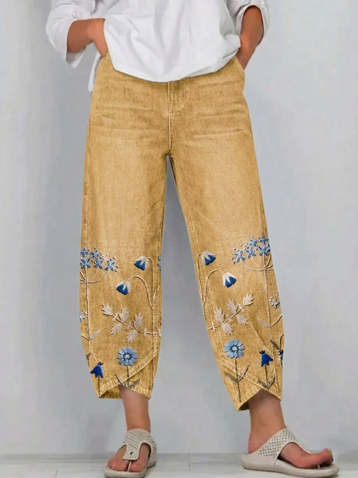 Jeans da Donna a Gamba Ampia con Ricami Floreali | Pantaloni in Denim Morbido alla Caviglia con Elastico in Vita e Tasche