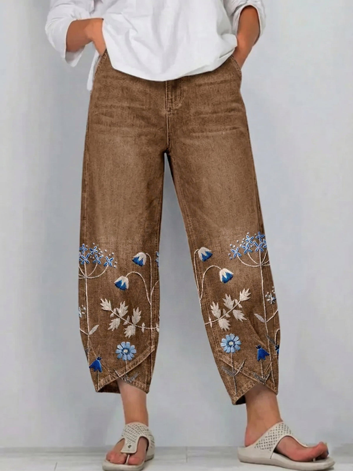 Jeans da Donna a Gamba Ampia con Ricami Floreali | Pantaloni in Denim Morbido alla Caviglia con Elastico in Vita e Tasche