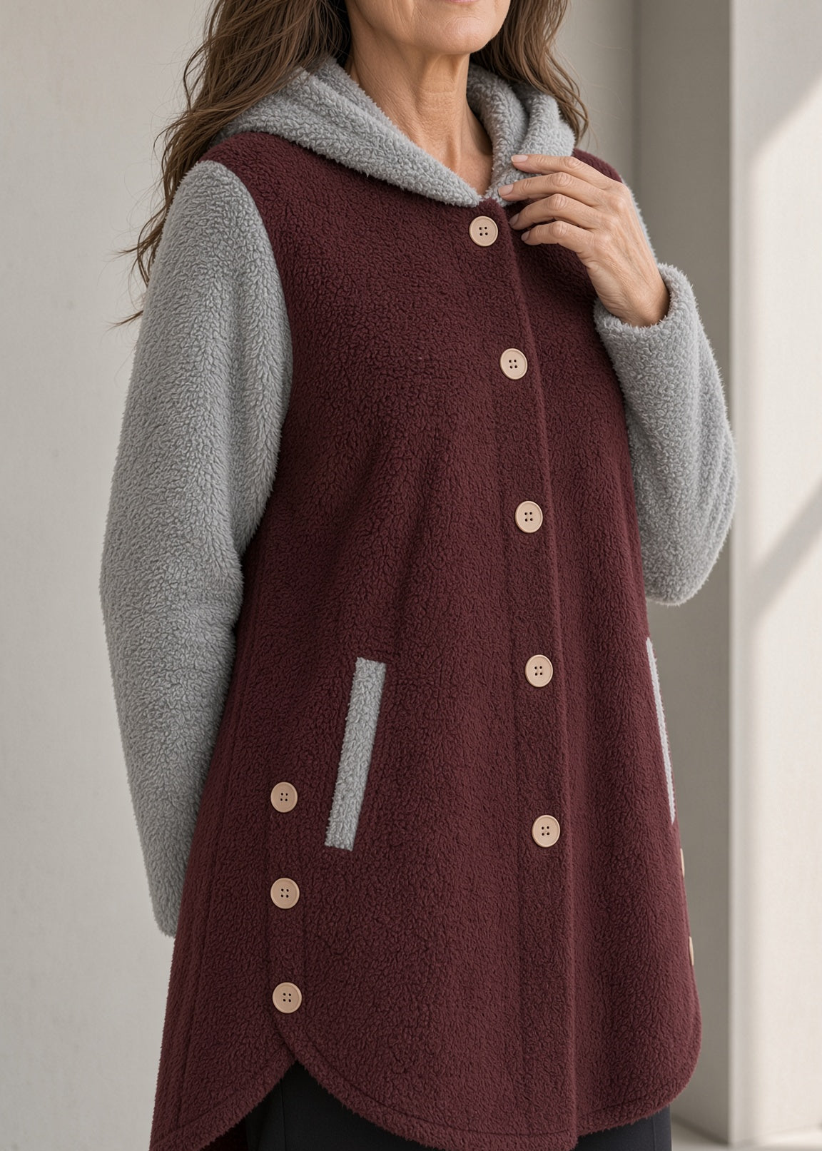 Cappotto Lungo da Donna in Pile Caldo con Cappuccio a Contrasto e Bottoni | Giacca Invernale Bicolore Morbida con Tasche