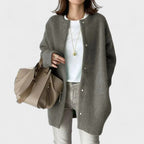 Cardigan Lungo da Donna in Maglia Morbida Effetto Cappotto con Girocollo | Soprabito Casual Monopetto con Bottoni Metallici e Taglio Rilassato