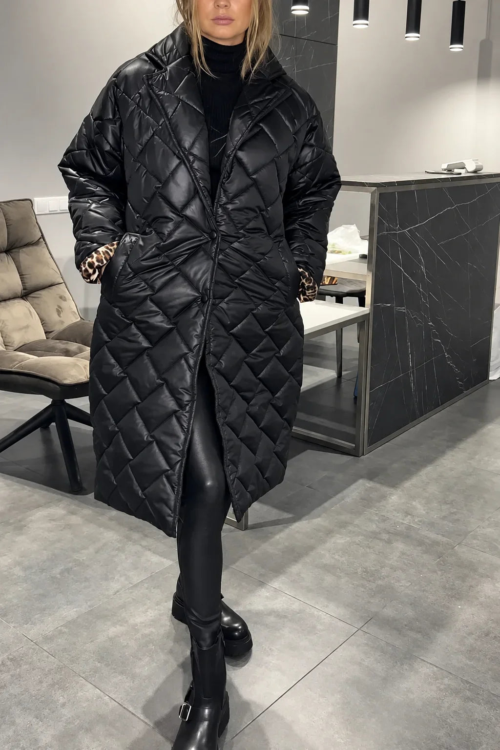 Cappotto Lungo Trapuntato da Donna a Rombi con Fodera Leopardata | Soprabito Imbottito Invernale con Revers e Bottoni Automatici